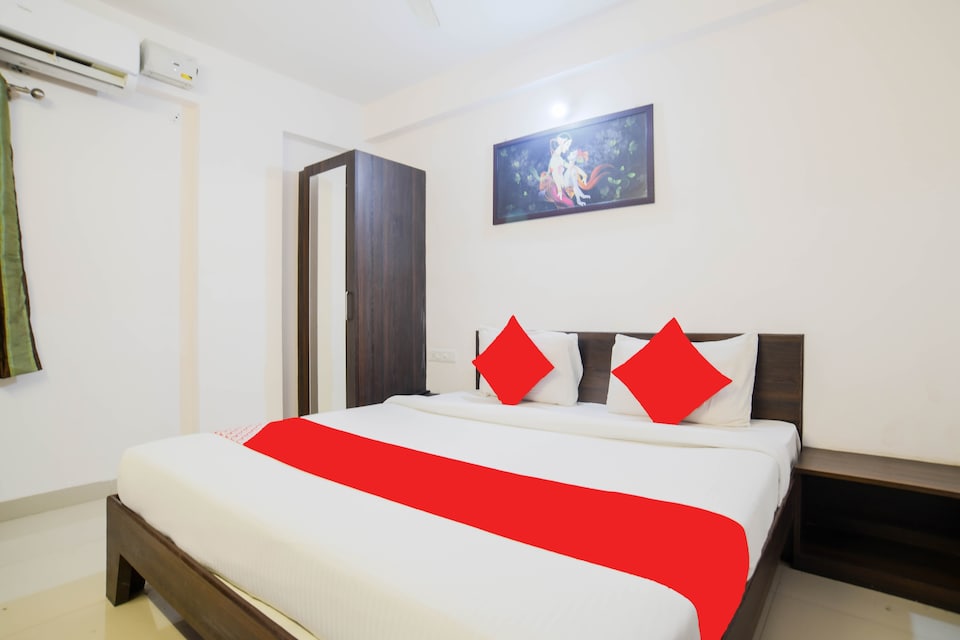 Hotel O Golden Villa Khandkar park, Vijay Nagar Indore, Indore