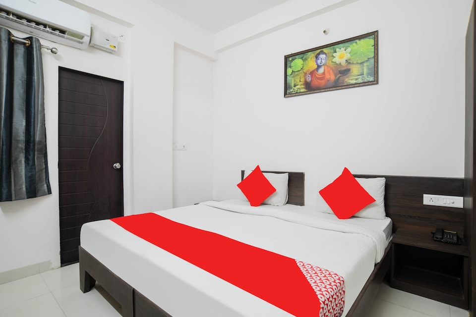 Hotel O Golden Villa Khandkar park, Vijay Nagar Indore, Indore