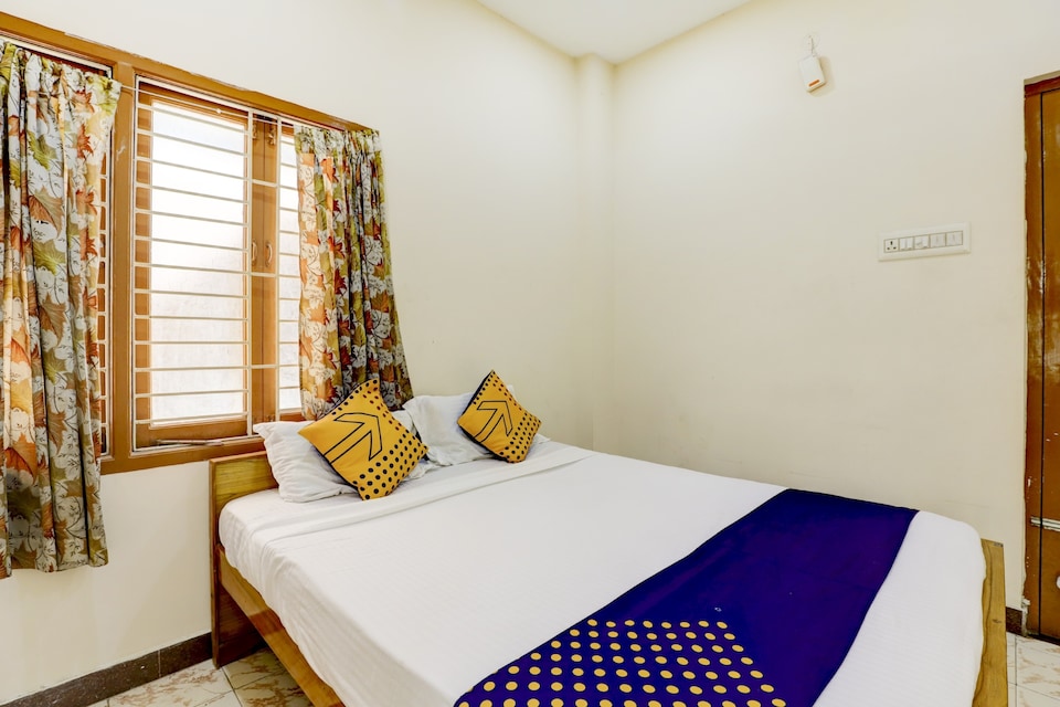 SPOT ON GM Guest House Near Thirumangalam Metro Station, Ambattur, Chennai