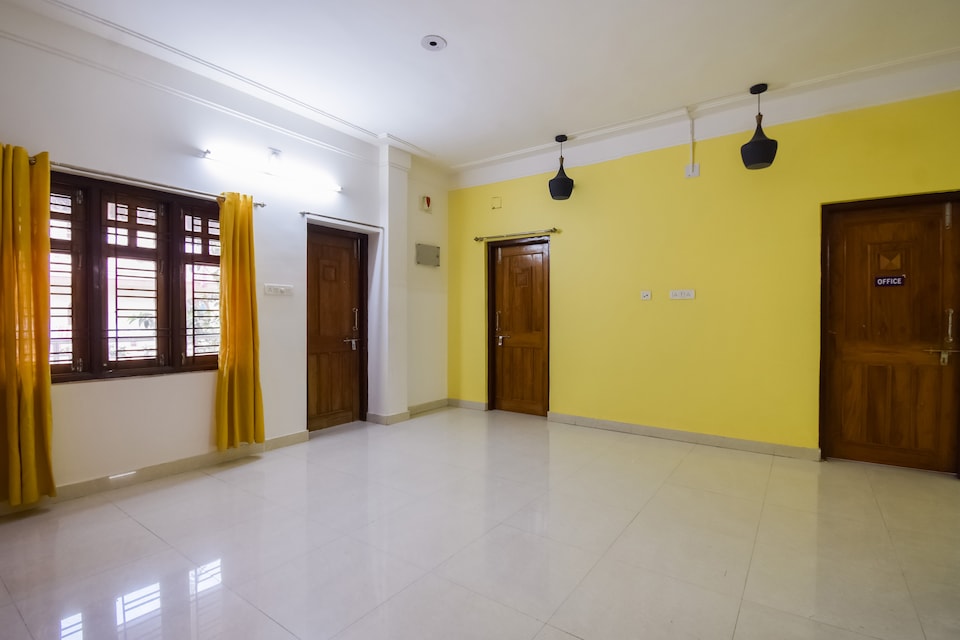 Hotel O Mks Inn, Chandrasekharpur, Bhubaneswar