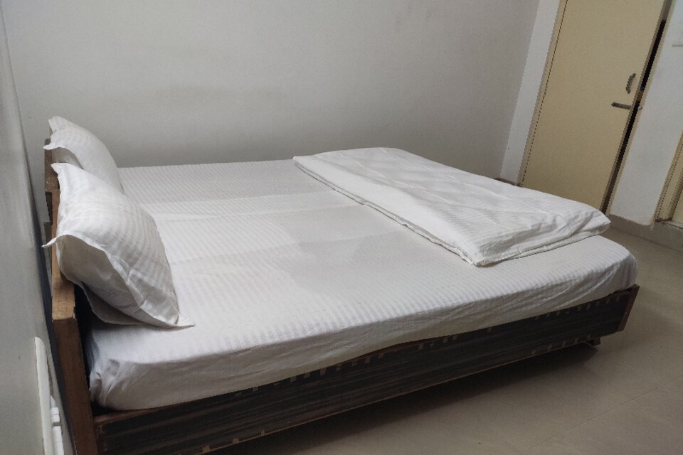 OYO 79693 Hotel Aig Inn, Gachibowli, Hyderabad