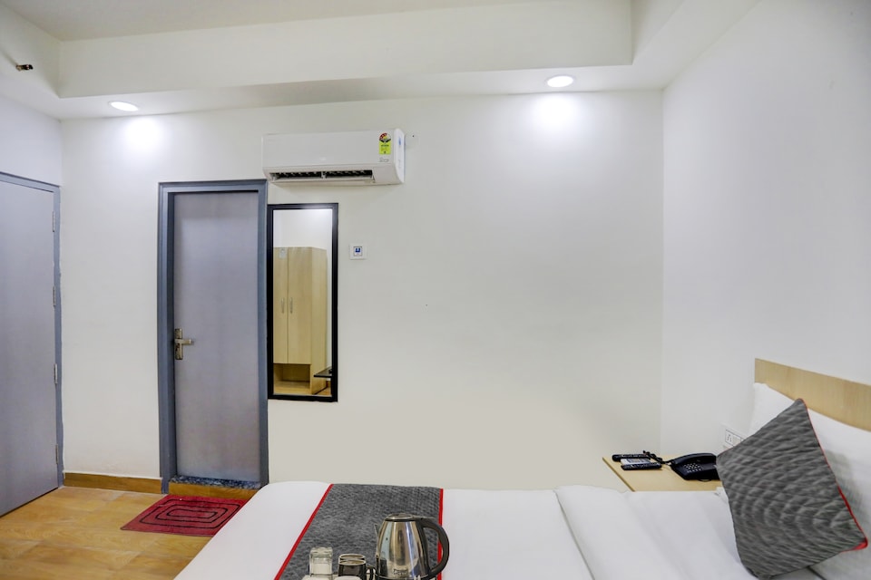 OYO Townhouse 653 La Sky Near Trilokpuri Sanjay Lake Metro Station, Anand Vihar Delhi, Delhi