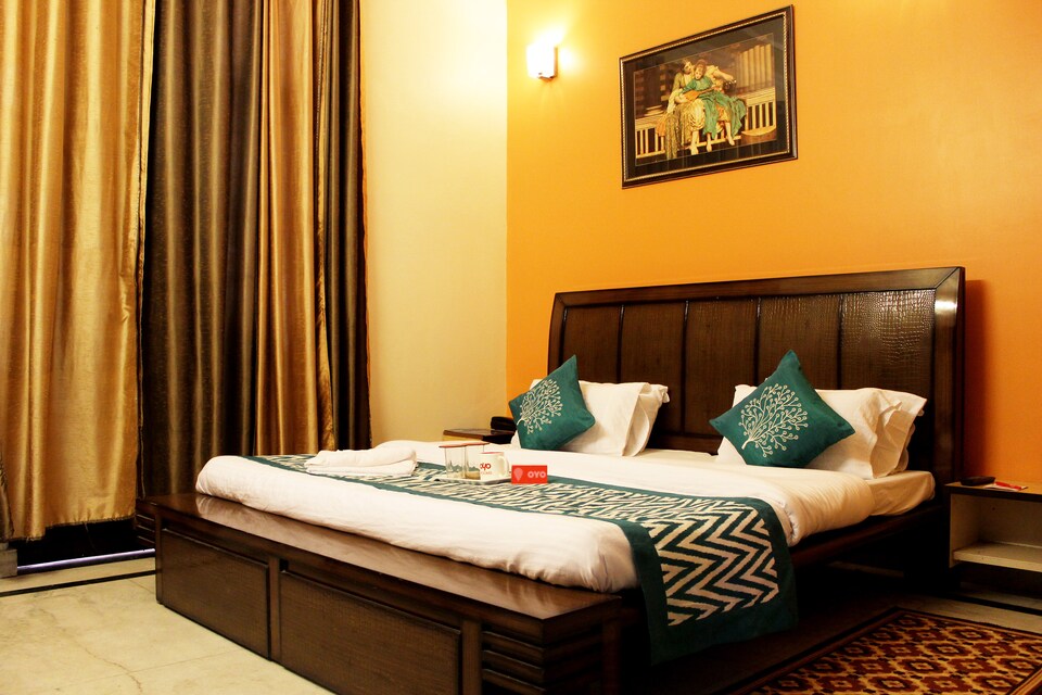 OYO 1002 Sector 49, Noida Expressway SEZ, Noida