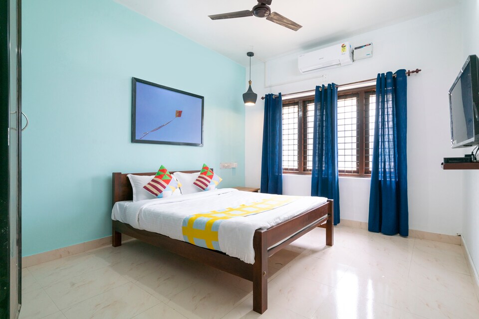 OYO 79724 Tharayil apartments, Vytilla Kochi, Kochi