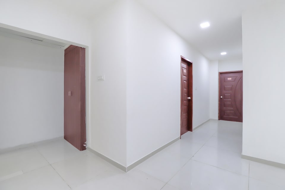 Super Hotel O Shiva, Karelibaug Vadodara, Vadodara