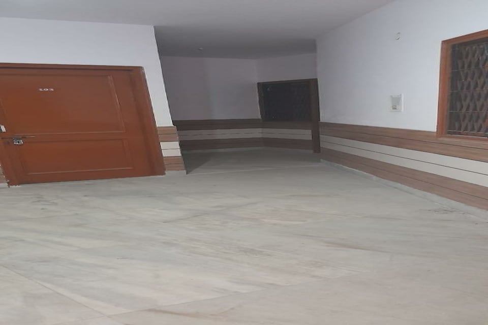 SPOT ON Hotel Satya Palace, Okhla Jasola Delhi, Delhi