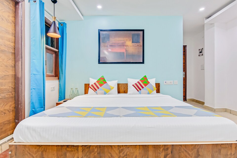 OYO 79778 Livin Hub, Dwarka Delhi, Delhi