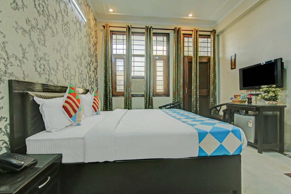 OYO 79792 Stay In, Golf Course Road, Gurgaon