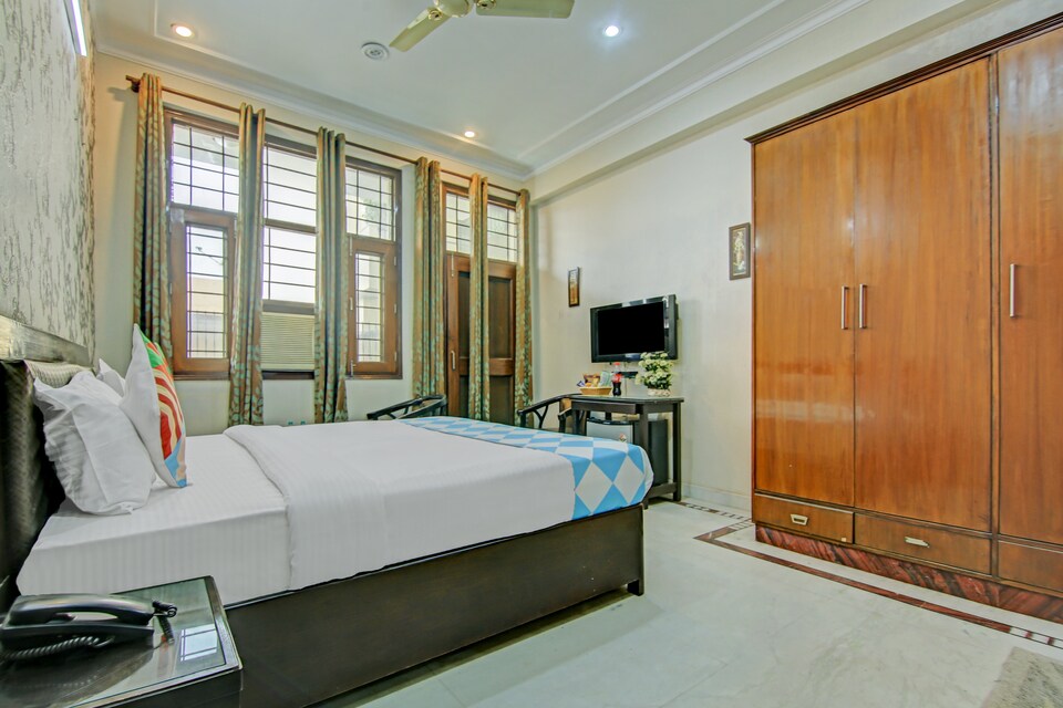 OYO 79792 Stay In, Golf Course Road, Gurgaon