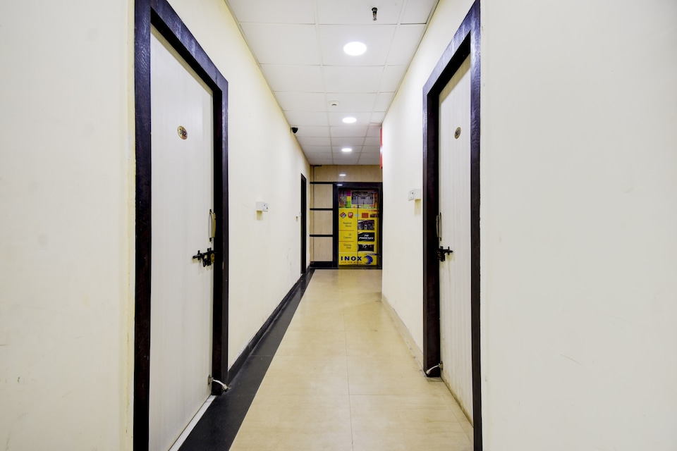 OYO 79793 De City Guest House, Howrah Kolkata, Kolkata