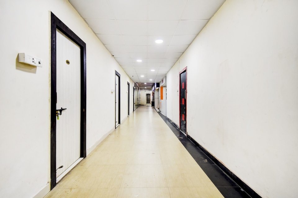 OYO 79793 De City Guest House, Howrah Kolkata, Kolkata