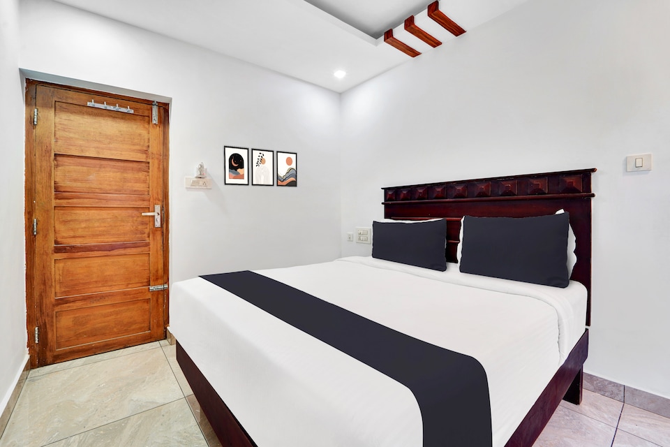Super Hotel O Ernakulam Near North Railway Station, Kaloor Kochi, Kochi