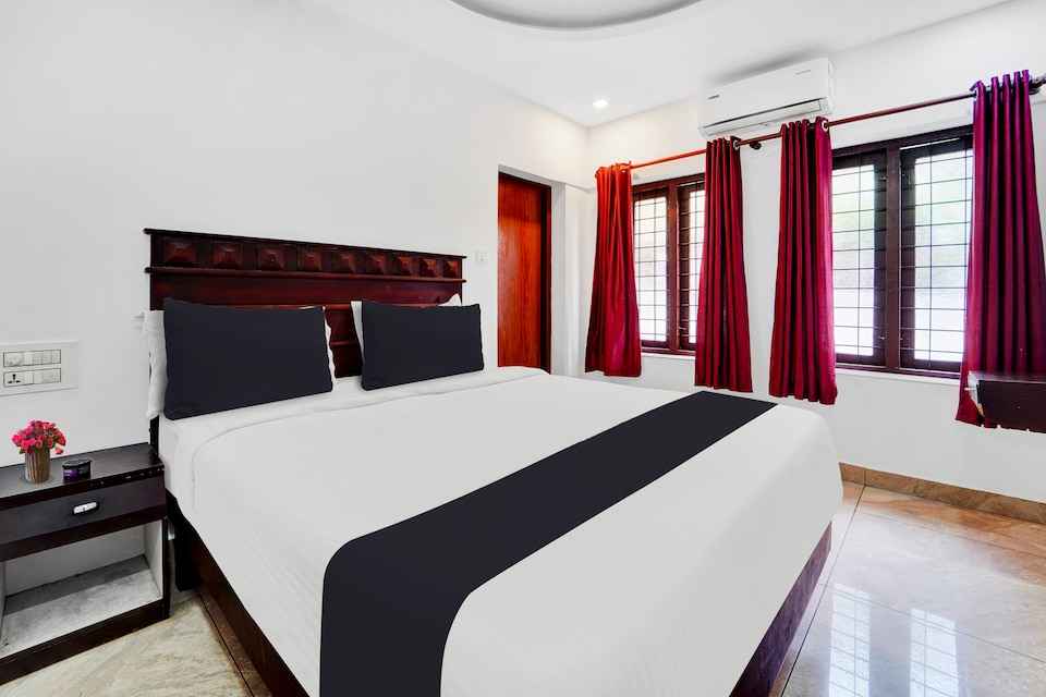Super Hotel O Ernakulam Near North Railway Station, Kaloor Kochi, Kochi