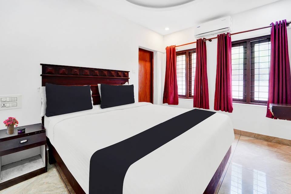 Super Hotel O Ernakulam Near North Railway Station, Kaloor Kochi, Kochi