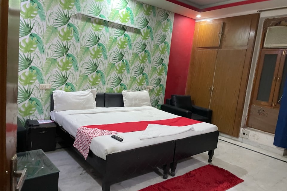 OYO 79815 Stay Inn, Noida City, Noida