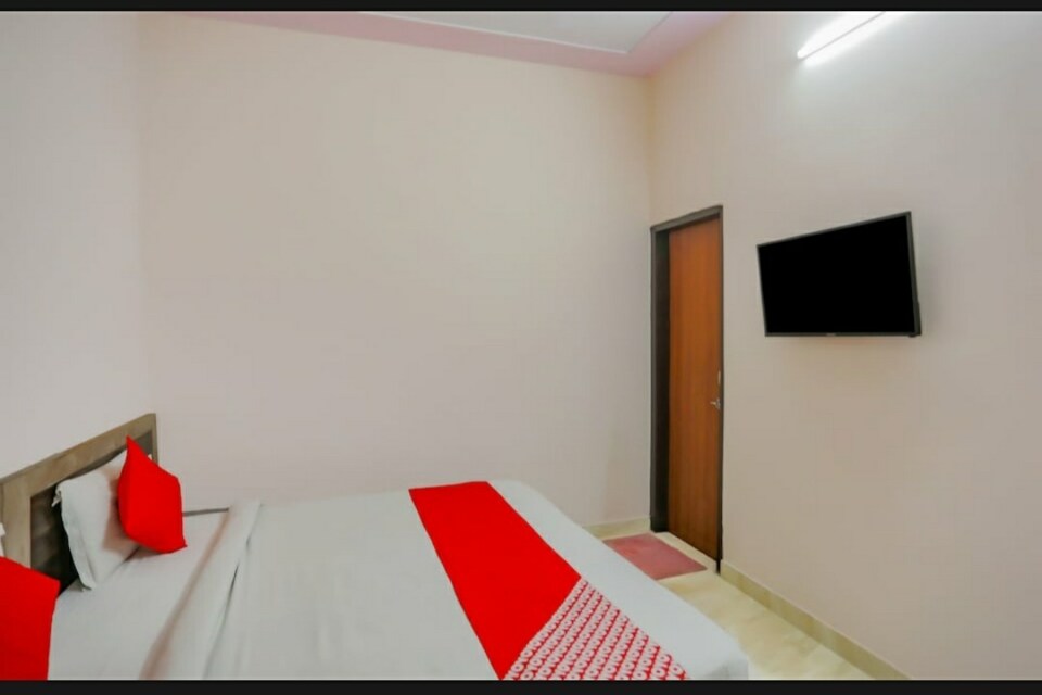 OYO 79845 Elite Homes, Greater Noida, Noida