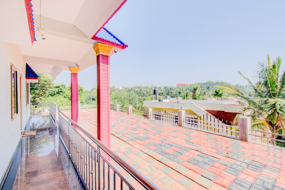 POP HOME 79895 Mountain Mist, Madikeri, कूर्ग