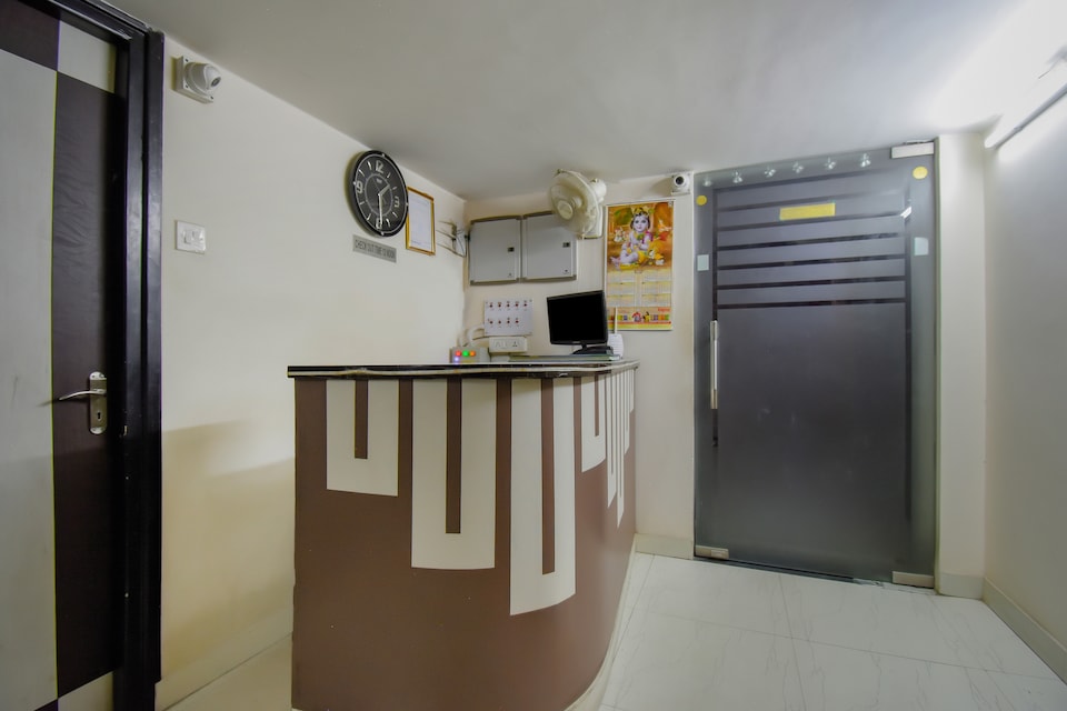 Hotel O Lindsay Inn Guest House, Esplanade Kolkata, Kolkata