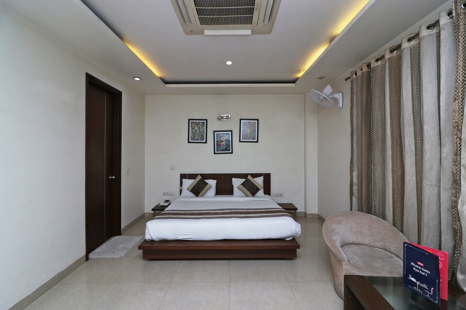 OYO 79955 Collection O Huda City Centre, HUDA CENTRE 1, Gurgaon