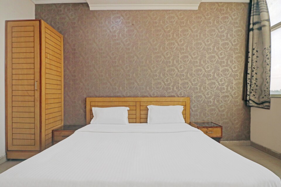 OYO 79960 Aman Homes, Palwal, पलवल