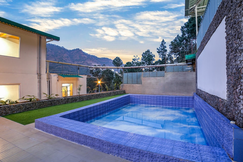 Belvilla Raabta Resorts with Mountain View, Kasauli, Kasauli