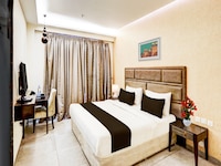Super Townhouse Pitampura West Enclave