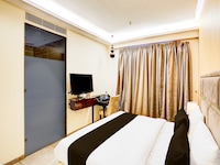 Super Townhouse Pitampura West Enclave