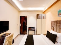 Super Townhouse Pitampura West Enclave