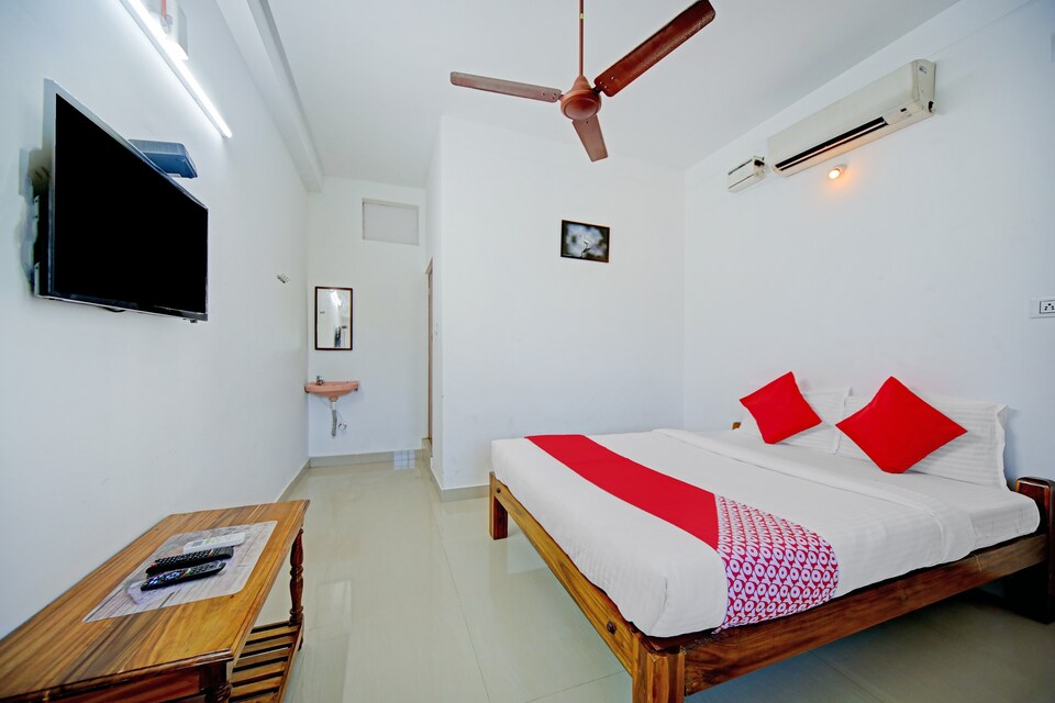 OYO 79968 Sri Mahalakshmi Ac Deluxe Lodge, Arakkonam, Arakkonam