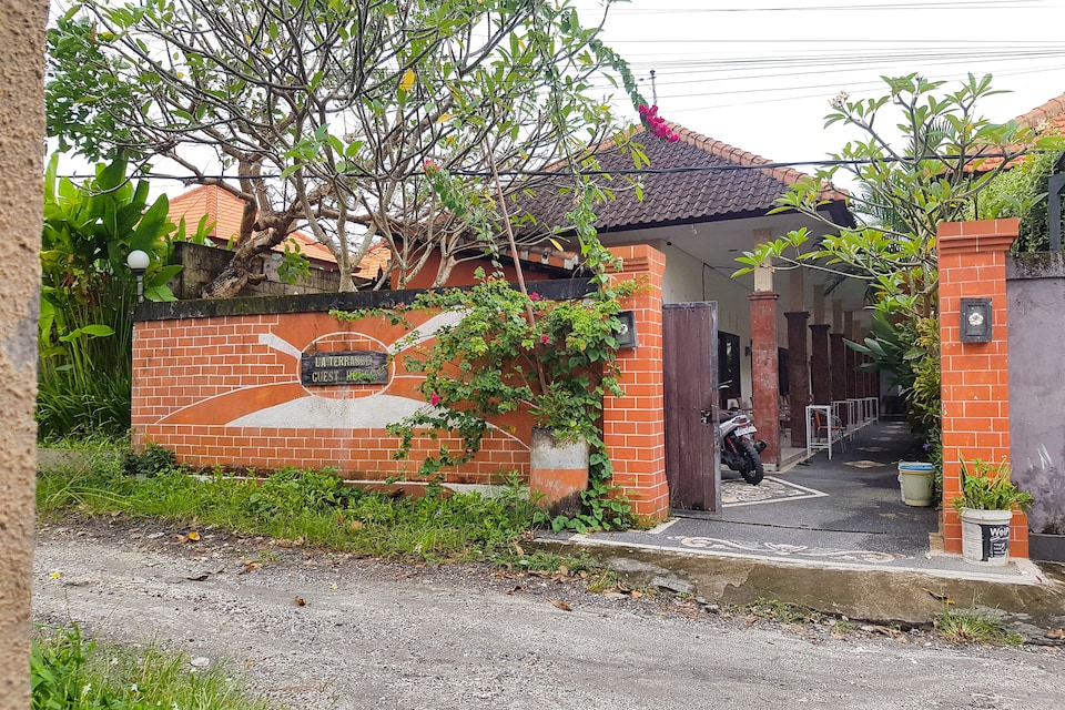 OYO 90362 Laterrasse Guest House, Canggu, Bali