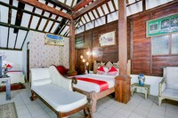 OYO 90363 Nira Guest House Sanur Bali
