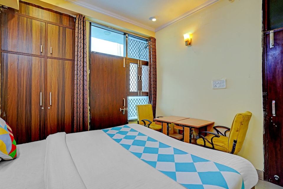 Flagship Flagship Hotel Admire Homes Near Botanic Garden Of Indian Republic, Noida City, Noida