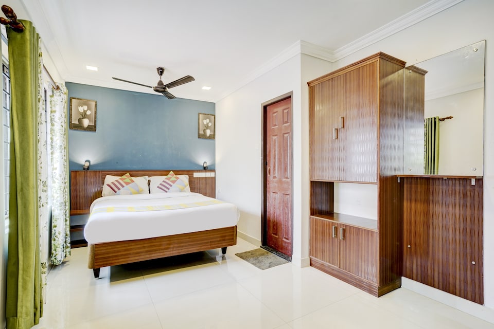 OYO 80000 Mirage Palace South Railway, MG Road Kochi, Kochi