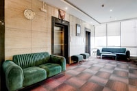 Super Townhouse PBG Mall Vashi