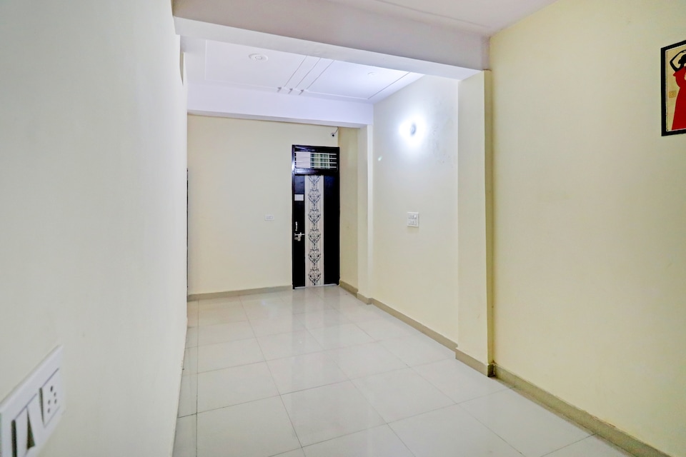 OYO Hotel The Shadow, Rohtak, Rohtak