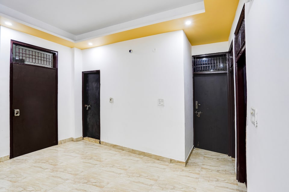 Hotel O GREEN HOTEL, Indirapuram Ghaziabad, Ghaziabad