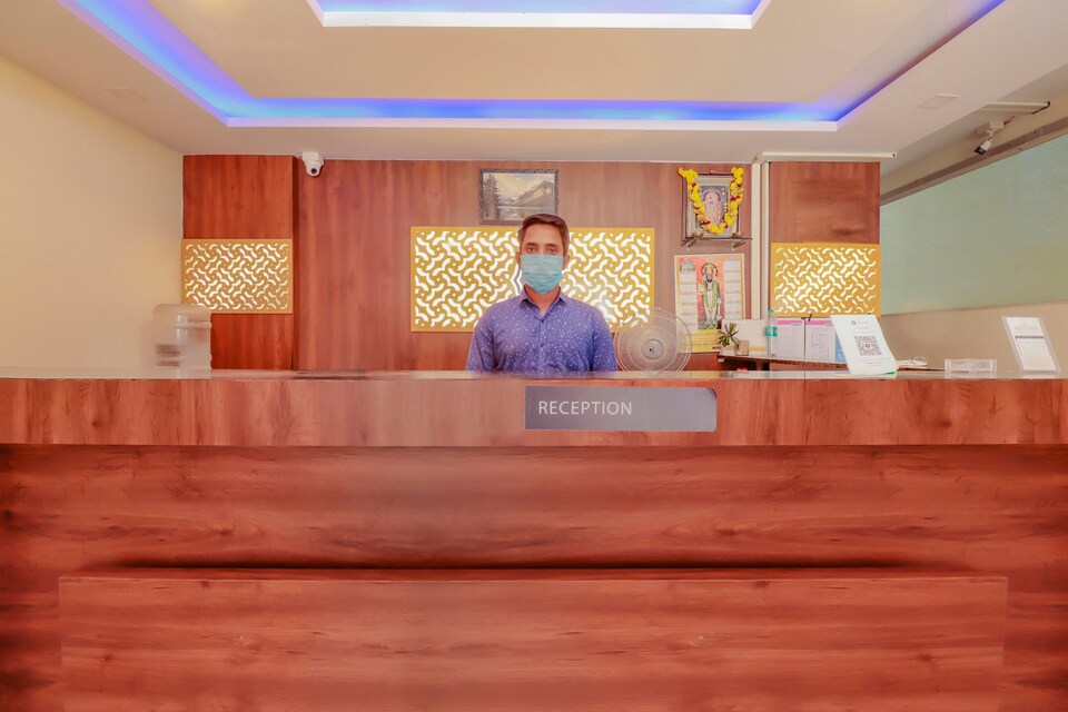 OYO Flagship 80044 Royal Wood Deluxe, Indiranagar Bangalore, Bangalore