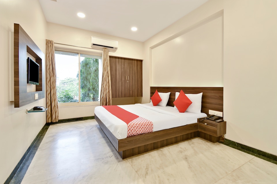OYO 80054 Flagship Hotel Suresh Plaza, Nashik, Nashik