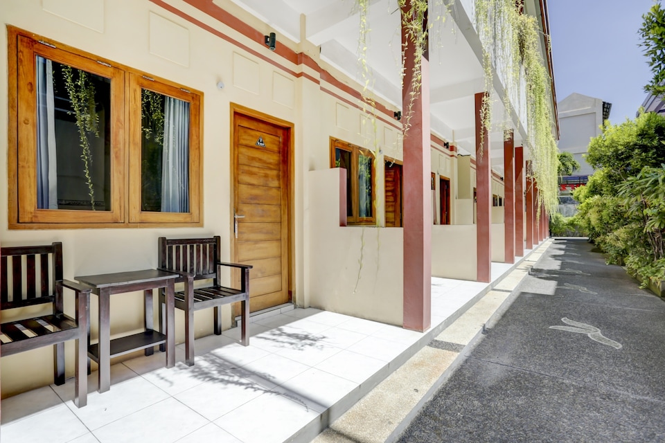 OYO 90376 Rabasta Kuta Residence, Legian, Bali