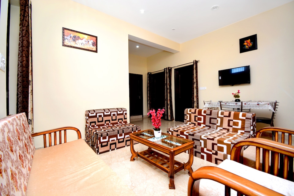 OYO Home 80076 Elegant 2bhk Apartment Dharamshala, Dharamshala, Dharamshala