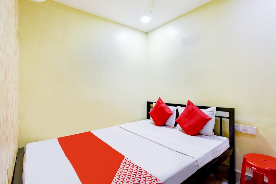 OYO Muskaans Guest House, Esplanade Kolkata, Kolkata