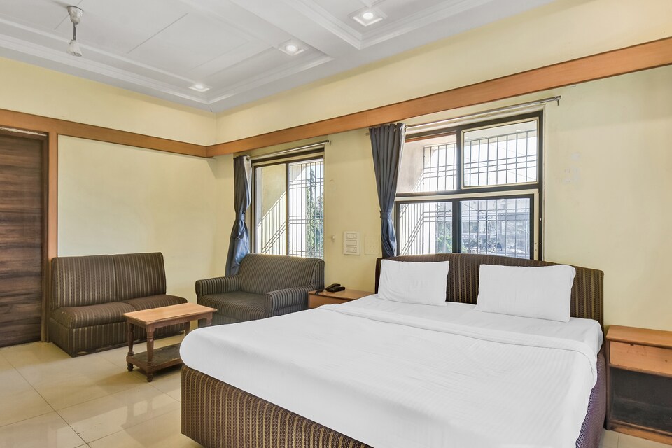 OYO 80110 SHANGRILA RIVERA EXECITIVE, Jalna Road, Aurangabad