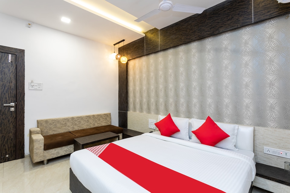 OYO Flagship 80138 Hotel Sr, Vijay Nagar Indore, Indore
