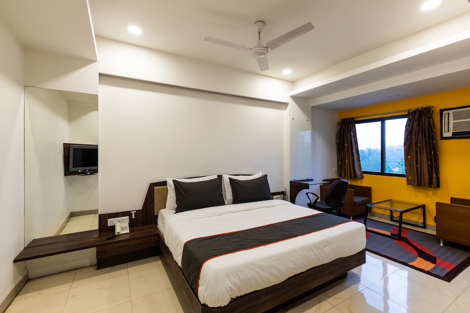 Collection O 80139 Hotel Kanchan Tilak, MG Road Indore, Indore