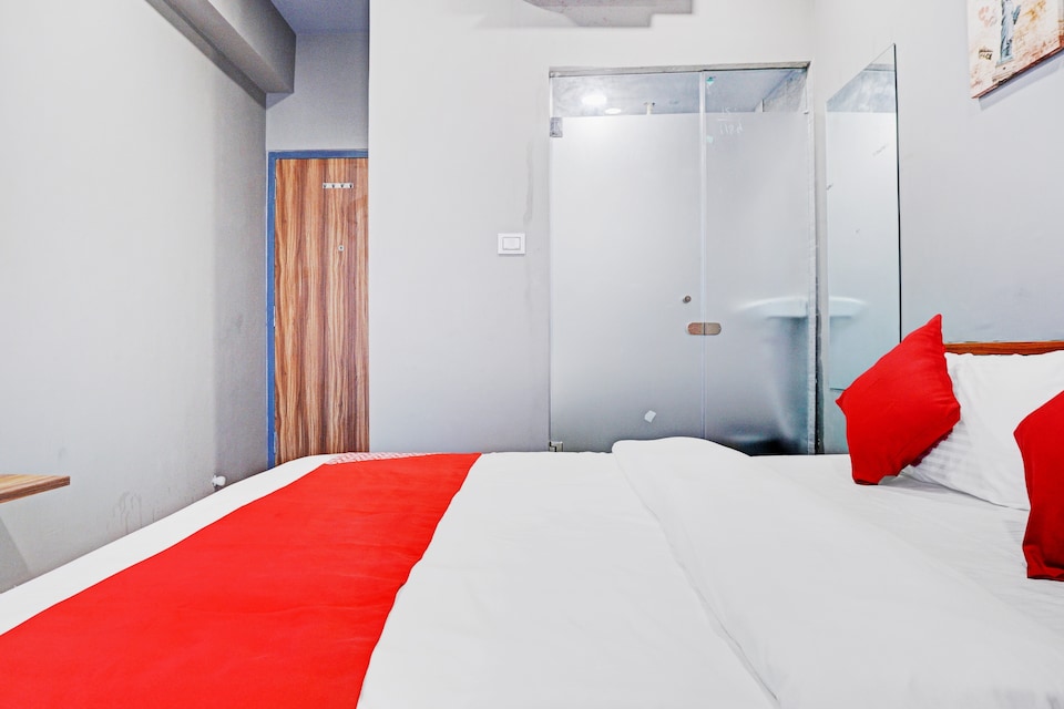 Live on SRT365, Airport Surat, Surat