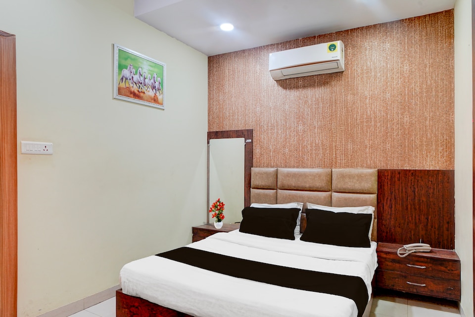 Super Collection O ISBT Jabalpur Formerly Hotel Koshalya Mohan, Jabalpur, Jabalpur