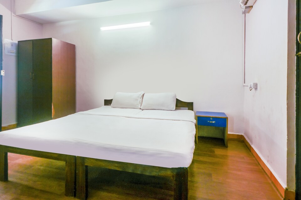 Live on GOA3885, Baga Goa, Goa