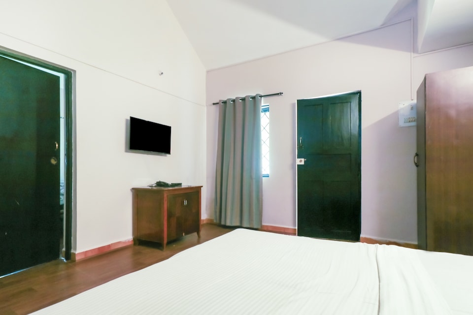 Live on GOA3885, Baga Goa, Goa