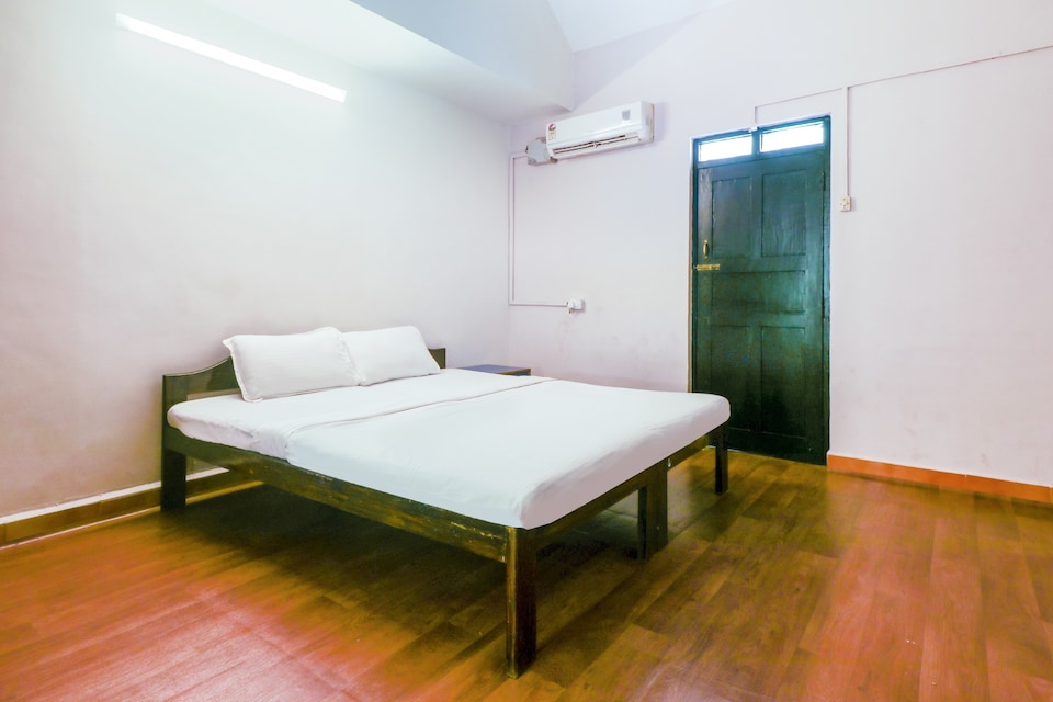 Live on GOA3885, Baga Goa, Goa