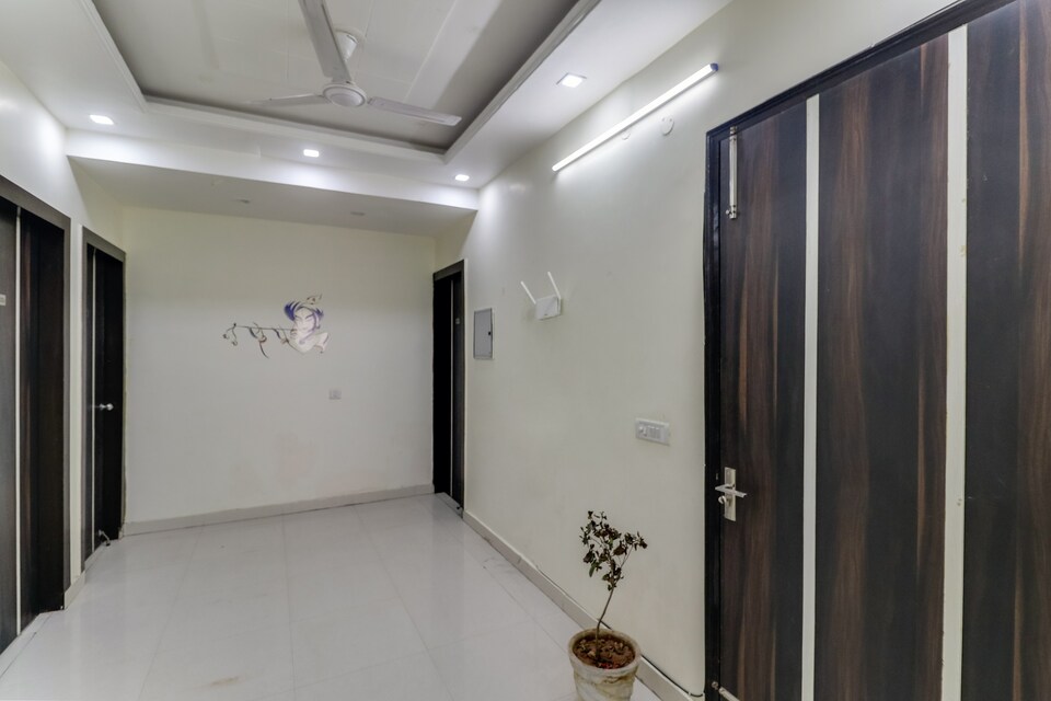 Capital O 80209 Hotel Spring Brook, Medanta, Gurgaon